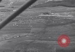 Image fournitures parachute Bleialf Allemagne, 1945, de la seconde 6 séquences d'archives historiques vidéo 65675033758