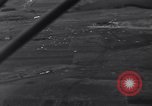 Image fournitures parachute Bleialf Allemagne, 1945, de la seconde 7 séquences d'archives historiques vidéo 65675033758
