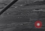 Image fournitures parachute Bleialf Allemagne, 1945, de la seconde 11 séquences d'archives historiques vidéo 65675033758