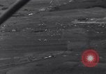Image fournitures parachute Bleialf Allemagne, 1945, de la seconde 13 séquences d'archives historiques vidéo 65675033758