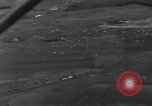 Image fournitures parachute Bleialf Allemagne, 1945, de la seconde 14 séquences d'archives historiques vidéo 65675033758