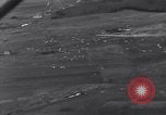 Image fournitures parachute Bleialf Allemagne, 1945, de la seconde 18 séquences d'archives historiques vidéo 65675033758