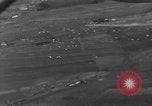 Image fournitures parachute Bleialf Allemagne, 1945, de la seconde 21 séquences d'archives historiques vidéo 65675033758