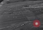 Image fournitures parachute Bleialf Allemagne, 1945, de la seconde 24 séquences d'archives historiques vidéo 65675033758