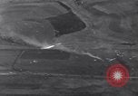 Image fournitures parachute Bleialf Allemagne, 1945, de la seconde 38 séquences d'archives historiques vidéo 65675033758