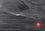 Image fournitures parachute Bleialf Allemagne, 1945, de la seconde 39 séquences d'archives historiques vidéo 65675033758