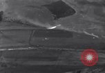 Image fournitures parachute Bleialf Allemagne, 1945, de la seconde 41 séquences d'archives historiques vidéo 65675033758