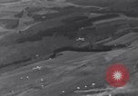 Image fournitures parachute Bleialf Allemagne, 1945, de la seconde 57 séquences d'archives historiques vidéo 65675033758
