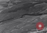 Image fournitures parachute Bleialf Allemagne, 1945, de la seconde 60 séquences d'archives historiques vidéo 65675033758