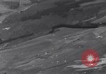 Image fournitures parachute Bleialf Allemagne, 1945, de la seconde 61 séquences d'archives historiques vidéo 65675033758