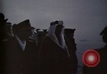 Image King Saud Ibn Abd al-Aziz de l'Arabie saoudite arrive à New York New York United States USA, 1957, de la seconde 58 séquences d'archives historiques vidéo 65675033762