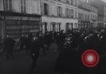 Image Les gens montrant l'anxiété et la tension United States USA, 1955, de la seconde 34 séquences d'archives historiques vidéo 65675033777