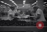 Standbild Miltown tablet Produktion und Distribution United States USA, 1955, aus Sekunde 55 historischem Filmmaterial Videoclip 65675033778