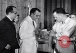 Standbild Polio Impfung United States USA, 1955, aus Sekunde 4 historischem Filmmaterial Videoclip 65675033788