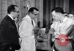 Standbild Polio Impfung United States USA, 1955, aus Sekunde 5 historischem Filmmaterial Videoclip 65675033788