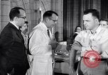 Standbild Polio Impfung United States USA, 1955, aus Sekunde 6 historischem Filmmaterial Videoclip 65675033788