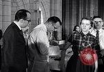 Standbild Polio Impfung United States USA, 1955, aus Sekunde 16 historischem Filmmaterial Videoclip 65675033788