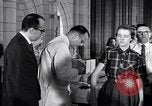 Standbild Polio Impfung United States USA, 1955, aus Sekunde 17 historischem Filmmaterial Videoclip 65675033788