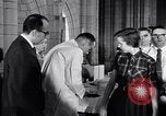 Standbild Polio Impfung United States USA, 1955, aus Sekunde 18 historischem Filmmaterial Videoclip 65675033788