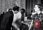 Standbild Polio Impfung United States USA, 1955, aus Sekunde 20 historischem Filmmaterial Videoclip 65675033788