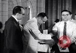Standbild Polio Impfung United States USA, 1955, aus Sekunde 26 historischem Filmmaterial Videoclip 65675033788