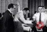 Standbild Polio Impfung United States USA, 1955, aus Sekunde 29 historischem Filmmaterial Videoclip 65675033788