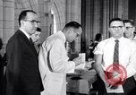 Standbild Polio Impfung United States USA, 1955, aus Sekunde 33 historischem Filmmaterial Videoclip 65675033788