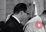 Standbild Polio Impfung United States USA, 1955, aus Sekunde 47 historischem Filmmaterial Videoclip 65675033788