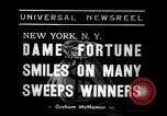 Standbild Lotto-hauptgewinne New York City USA, 1938, aus Sekunde 3 historischem Filmmaterial Videoclip 65675033794