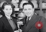 Standbild Lotto-hauptgewinne New York City USA, 1938, aus Sekunde 53 historischem Filmmaterial Videoclip 65675033794