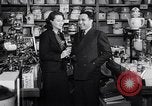 Standbild Lotto-hauptgewinne New York City USA, 1938, aus Sekunde 58 historischem Filmmaterial Videoclip 65675033794