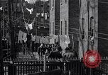 Standbild Lotto-hauptgewinne New York City USA, 1938, aus Sekunde 62 historischem Filmmaterial Videoclip 65675033794