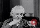 Image Albert Einstein modèle de réception du Collège de médecine nommé pour lui Princeton New Jersey USA, 1955, de la seconde 8 séquences d'archives historiques vidéo 65675033807