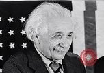 Image Albert Einstein modèle de réception du Collège de médecine nommé pour lui Princeton New Jersey USA, 1955, de la seconde 25 séquences d'archives historiques vidéo 65675033807
