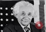Image Albert Einstein modèle de réception du Collège de médecine nommé pour lui Princeton New Jersey USA, 1955, de la seconde 32 séquences d'archives historiques vidéo 65675033807