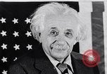 Image Albert Einstein modèle de réception du Collège de médecine nommé pour lui Princeton New Jersey USA, 1955, de la seconde 33 séquences d'archives historiques vidéo 65675033807