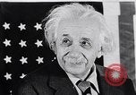Image Albert Einstein modèle de réception du Collège de médecine nommé pour lui Princeton New Jersey USA, 1955, de la seconde 36 séquences d'archives historiques vidéo 65675033807