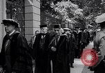 Image Albert Einstein modèle de réception du Collège de médecine nommé pour lui Princeton New Jersey USA, 1955, de la seconde 46 séquences d'archives historiques vidéo 65675033807