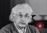 Image Albert Einstein modèle de réception du Collège de médecine nommé pour lui Princeton New Jersey USA, 1955, de la seconde 52 séquences d'archives historiques vidéo 65675033807