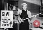 Immagine di American Cancer Society United States USA, 1955, secondo 14 filmato di repertorio 65675033813
