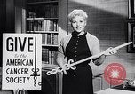 Immagine di American Cancer Society United States USA, 1955, secondo 16 filmato di repertorio 65675033813