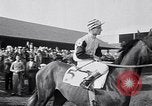 Immagine di Corsa di cavalli Jamaica New York USA, 1955, secondo 19 filmato di repertorio 65675033819