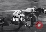 Immagine di Corsa di cavalli Jamaica New York USA, 1955, secondo 43 filmato di repertorio 65675033819