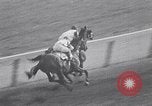 Immagine di Corsa di cavalli Jamaica New York USA, 1955, secondo 47 filmato di repertorio 65675033819