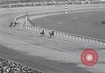 Immagine di Corsa di cavalli Jamaica New York USA, 1955, secondo 55 filmato di repertorio 65675033819
