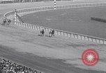 Immagine di Corsa di cavalli Jamaica New York USA, 1955, secondo 56 filmato di repertorio 65675033819
