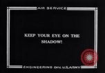 Standbild shadow Bombardierung Texas United States USA, 1925, aus Sekunde 23 historischem Filmmaterial Videoclip 65675033827