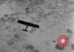 Standbild shadow Bombardierung Texas United States USA, 1925, aus Sekunde 33 historischem Filmmaterial Videoclip 65675033827
