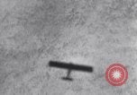 Standbild shadow Bombardierung Texas United States USA, 1925, aus Sekunde 54 historischem Filmmaterial Videoclip 65675033827