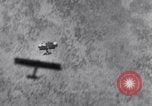 Standbild shadow Bombardierung Texas United States USA, 1925, aus Sekunde 56 historischem Filmmaterial Videoclip 65675033827